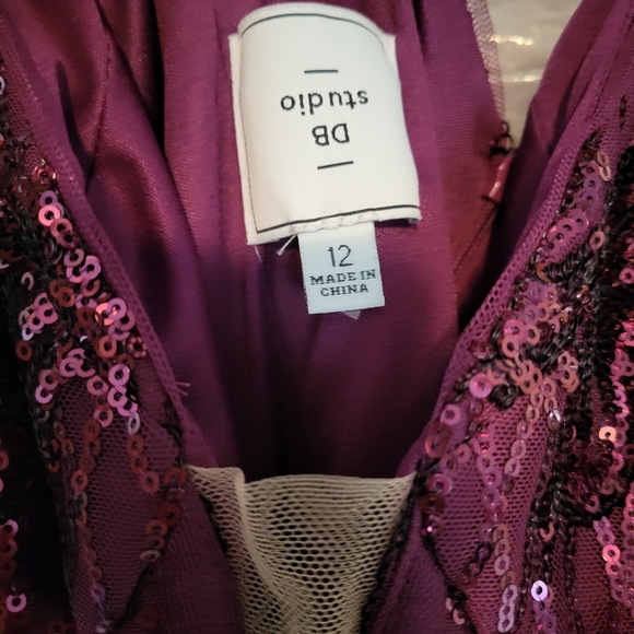 David's Bridal Short Allover Sequin Illusion Plunge plum evening mini dress gown - Picture 6 of 7